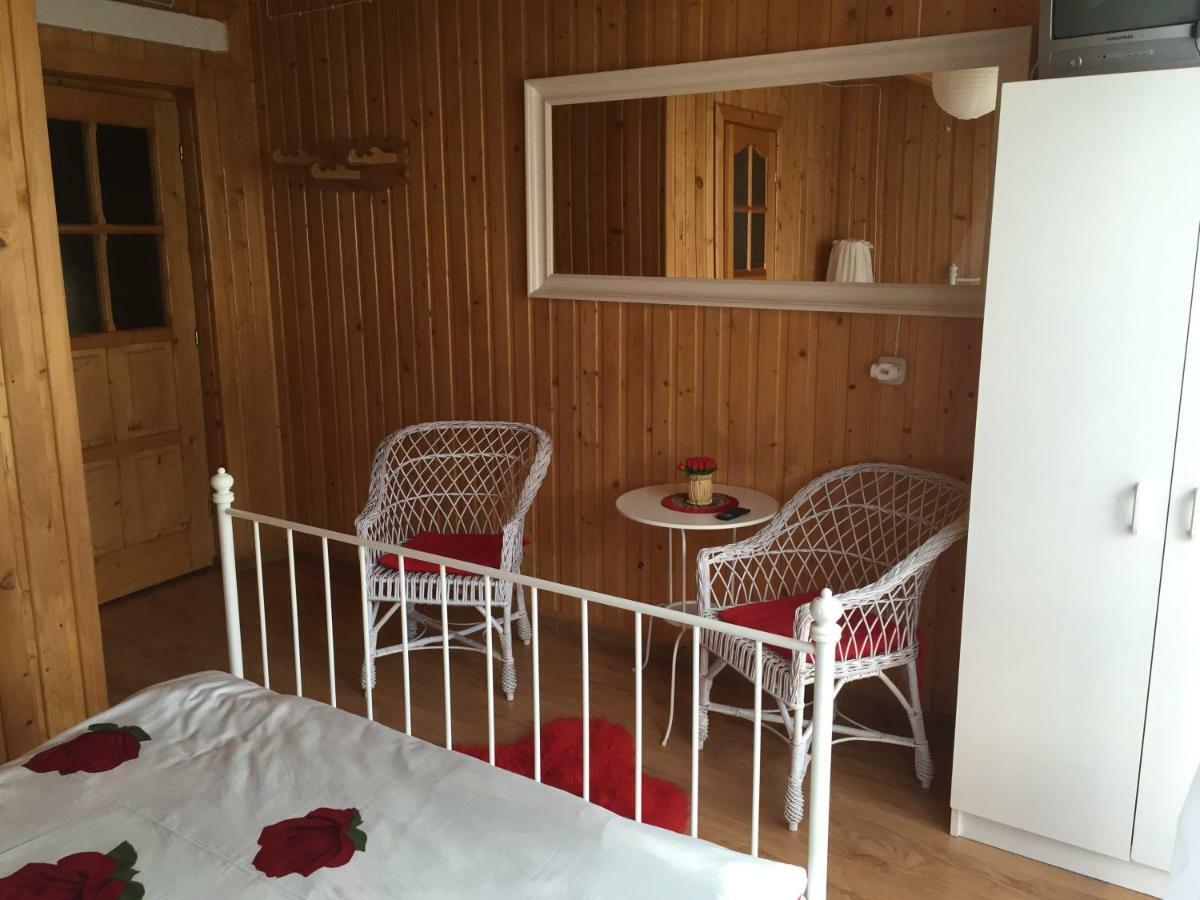 Apartament Pokoje U Eli Brzegi  Zewnętrze zdjęcie